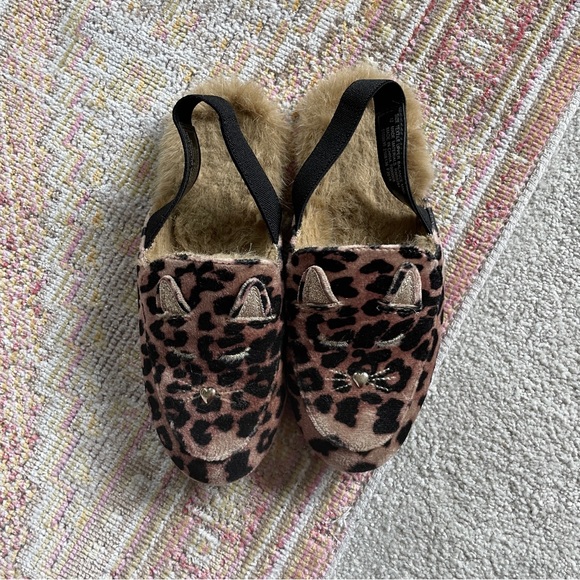 The Children’s Place Cat Velvet Leopard Print
Slingback Faux Fur Loafer. Size 12 - Picture 3 of 15